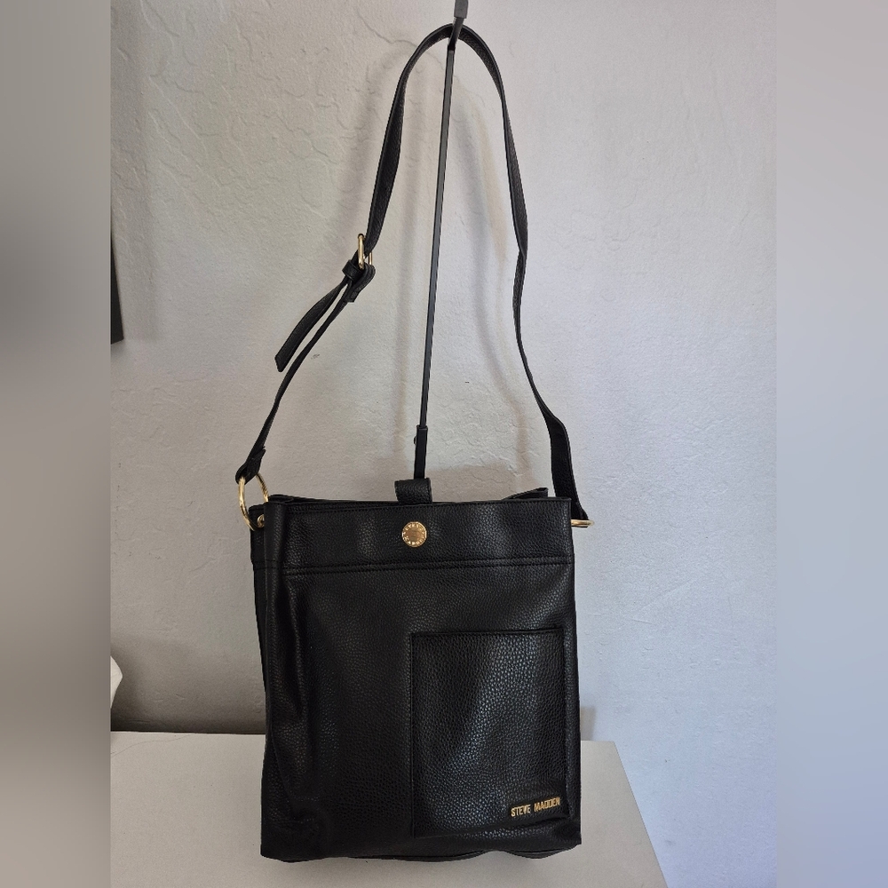 NWOT Steve Madden Black Crossbody Bag with Gold Accents
